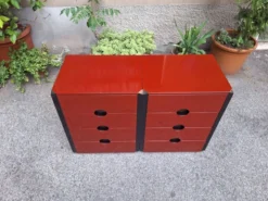 Tables de chevet modèle MB3 en laque rouge et laiton poli par Luigi Caccia Dominioni pour Azucena, années 1970, ensemble de 2.