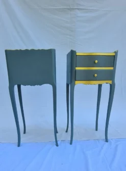 2 tables de chevet style Louis XV