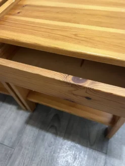 2 tables de chevet vintage en bois