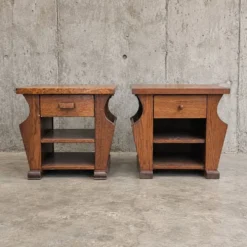 2 tables de magazine en chêne assorties / tables de nuit