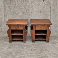 2 tables de magazine en chêne assorties / tables de nuit