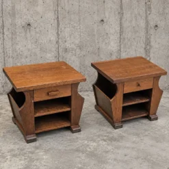 2 tables de magazine en chêne assorties / tables de nuit