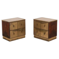 Tables de nuit Bagdad en noyer italien frisé Aldo Frigerio et laiton doré laminé.