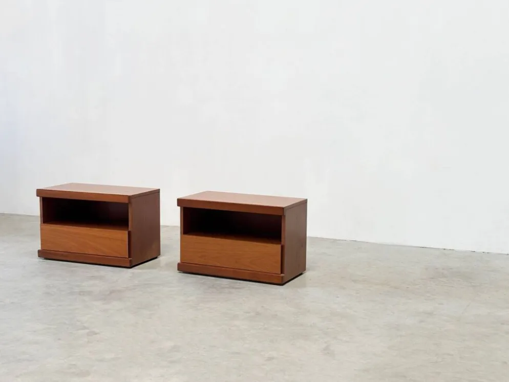 Tables de nuit françaises des années 1970