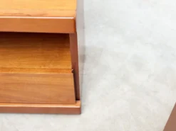Tables de nuit françaises des années 1970