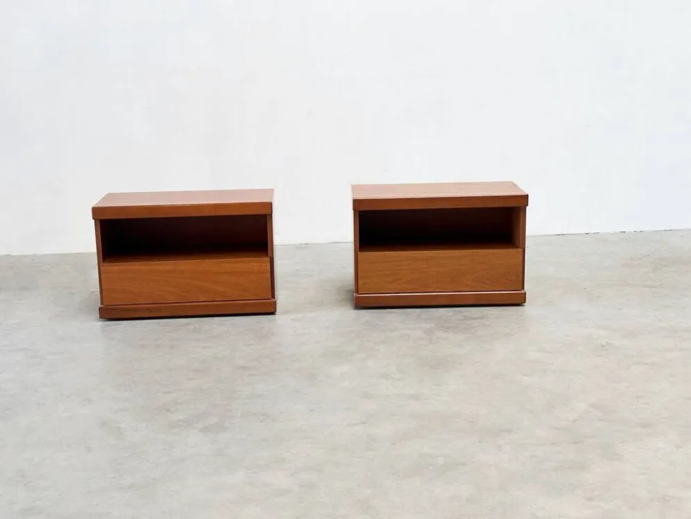 Tables de nuit françaises des années 1970