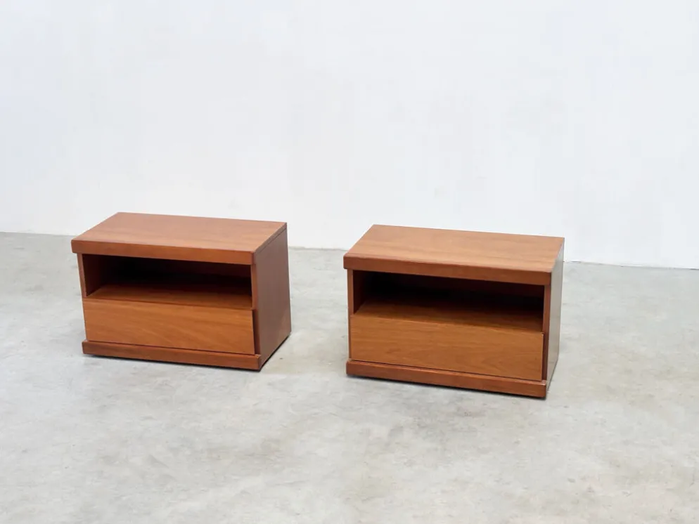 Tables de nuit françaises des années 1970
