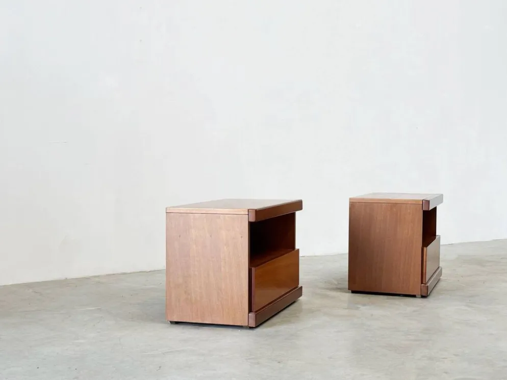 Tables de nuit françaises des années 1970
