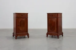 Tables de nuit Louis XV avec plateau en marbre de Carrare, France vers 1890.