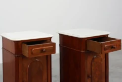 Tables de nuit Louis XV avec plateau en marbre de Carrare, France vers 1890.