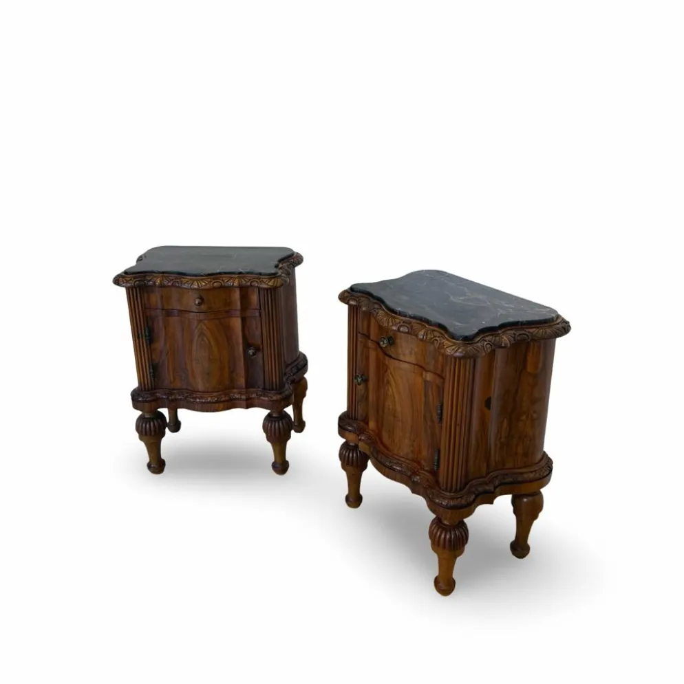 Tables de nuit serpentine en noyer Art déco, années 1920
