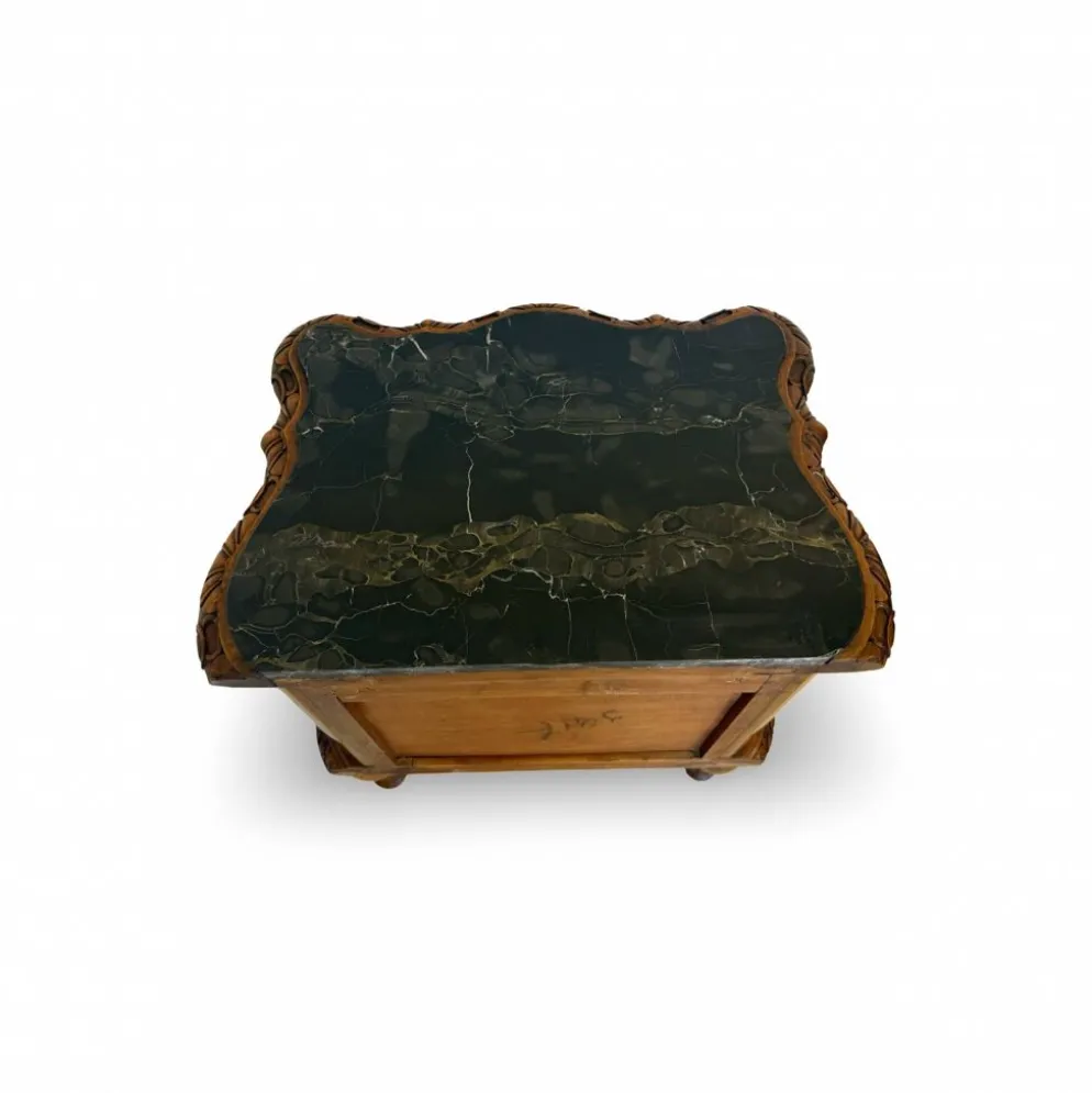 Tables de nuit serpentine en noyer Art déco, années 1920