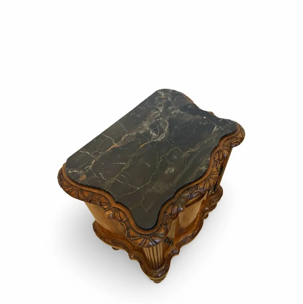 Tables de nuit serpentine en noyer Art déco, années 1920