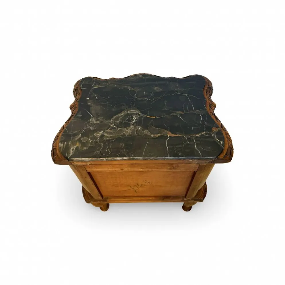 Tables de nuit serpentine en noyer Art déco, années 1920