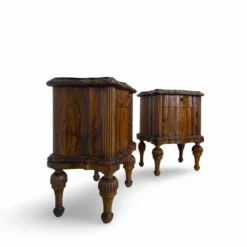 Tables de nuit serpentine en noyer Art déco, années 1920