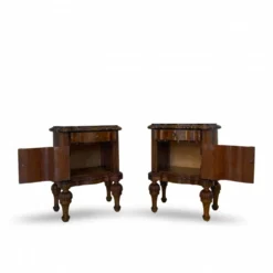 Tables de nuit serpentine en noyer Art déco, années 1920