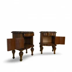Tables de nuit serpentine en noyer Art déco, années 1920