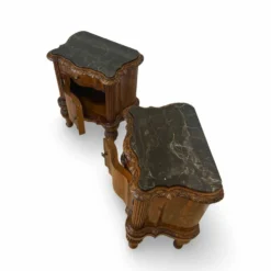 Tables de nuit serpentine en noyer Art déco, années 1920