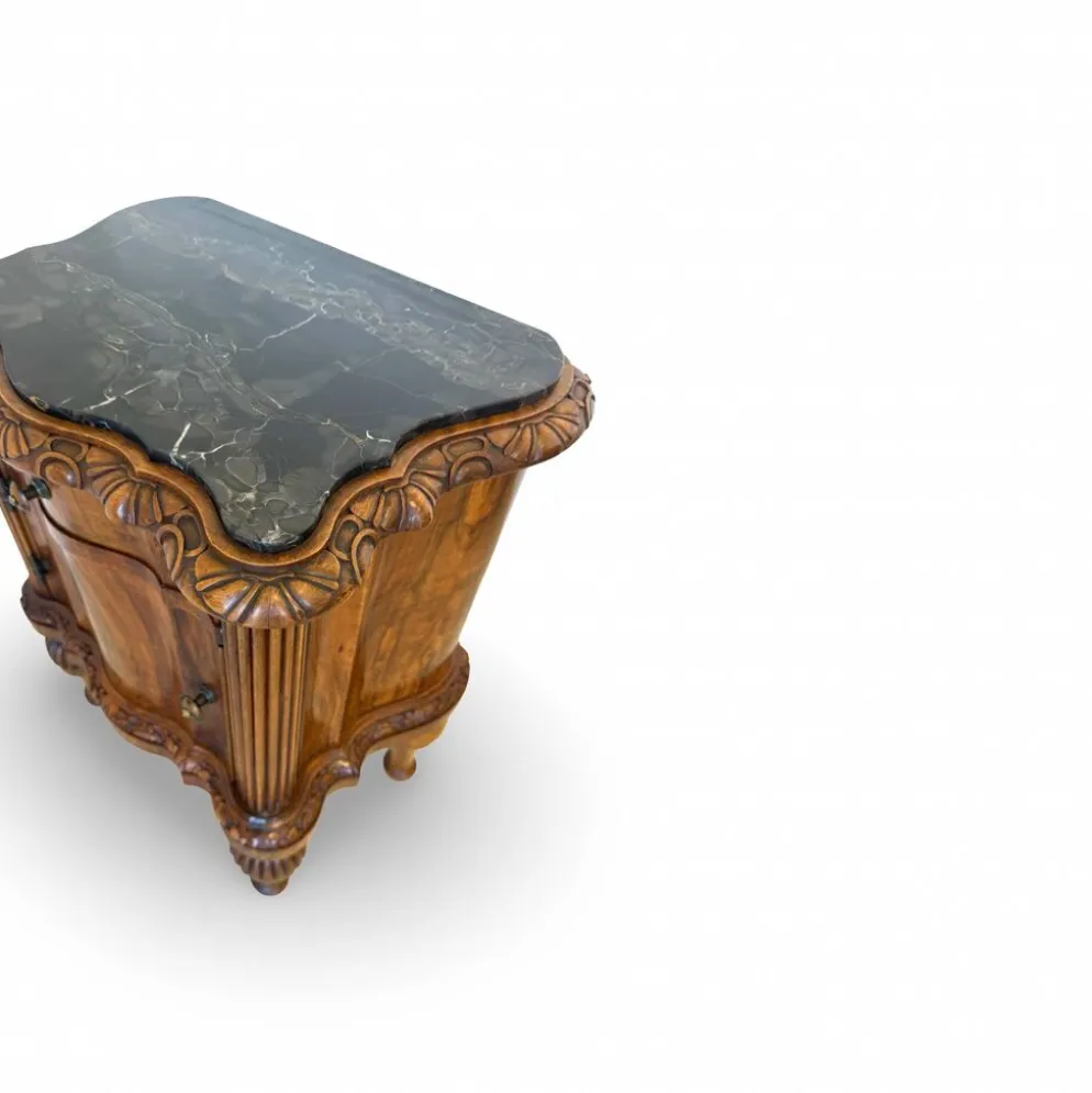 Tables de nuit serpentine en noyer Art déco, années 1920