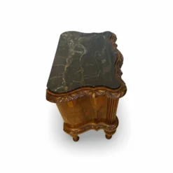 Tables de nuit serpentine en noyer Art déco, années 1920