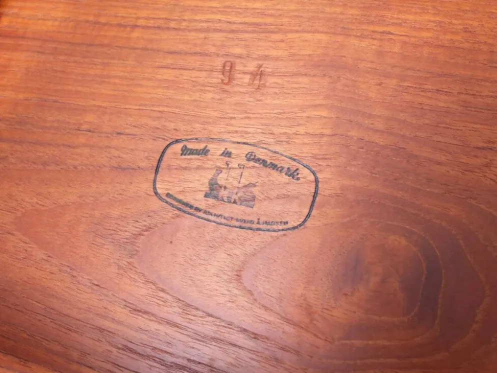 Tables emboîtées en teck et chêne par Svend Åge Madsen, années 1960.