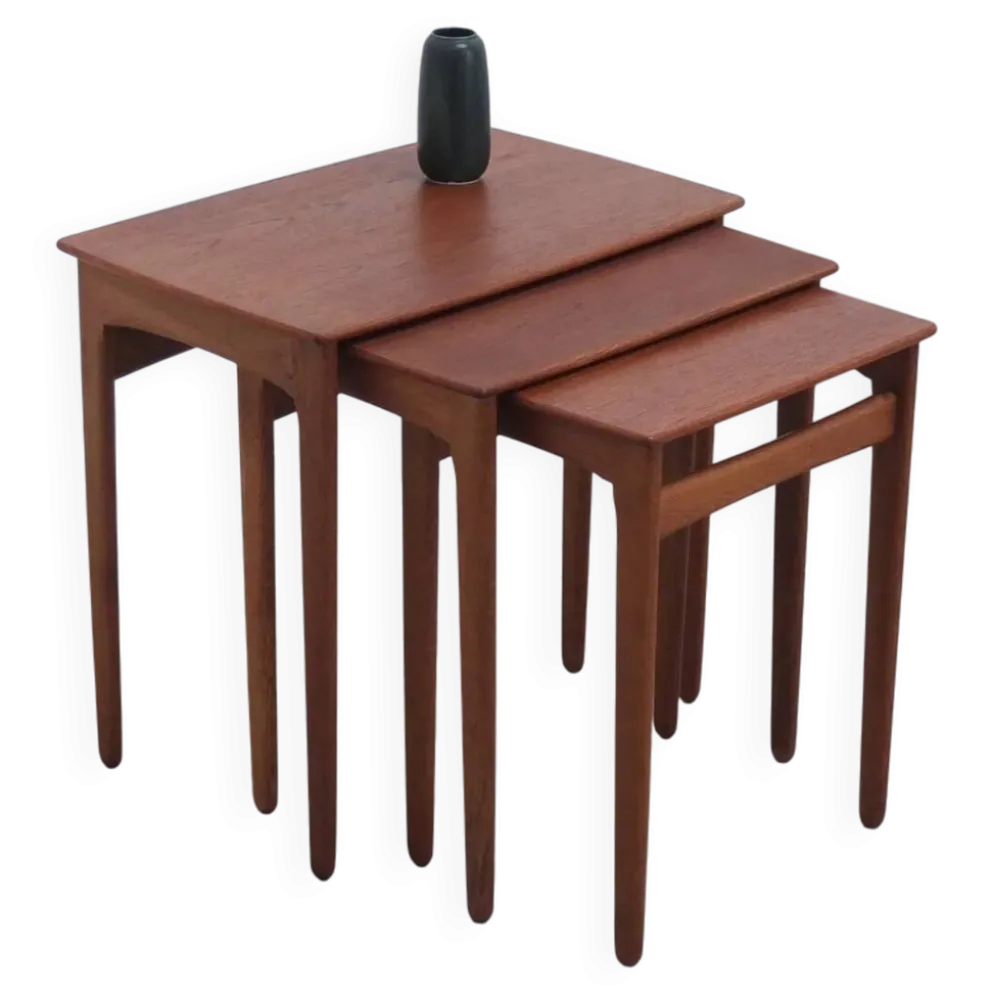 Tables emboîtées en teck et chêne par Svend Åge Madsen, années 1960.