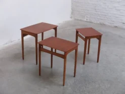 Tables emboîtées en teck et chêne par Svend Åge Madsen, années 1960.
