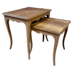 Tables gigognes