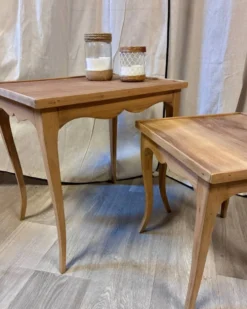 Tables gigognes
