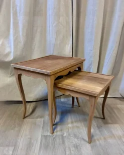 Tables gigognes