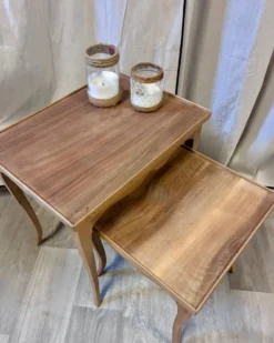 Tables gigognes