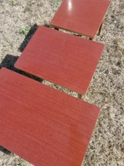 Tables gigognes