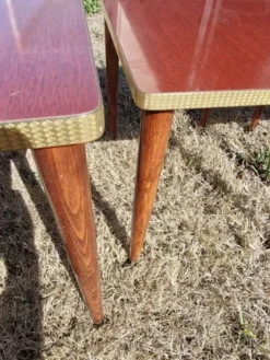 Tables gigognes