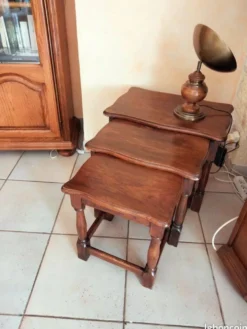 Tables gigognes