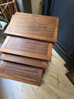 tables gigognes acajou