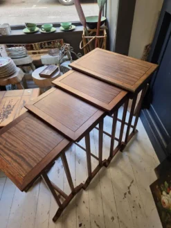 tables gigognes acajou