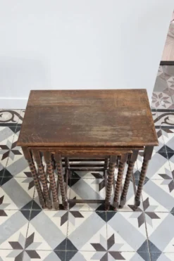 4 tables gigognes anciennes en bois tourné