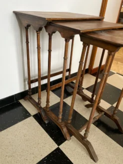 Tables gigognes Anglaises