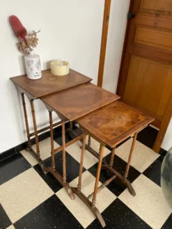 Tables gigognes Anglaises