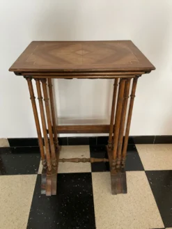 Tables gigognes Anglaises