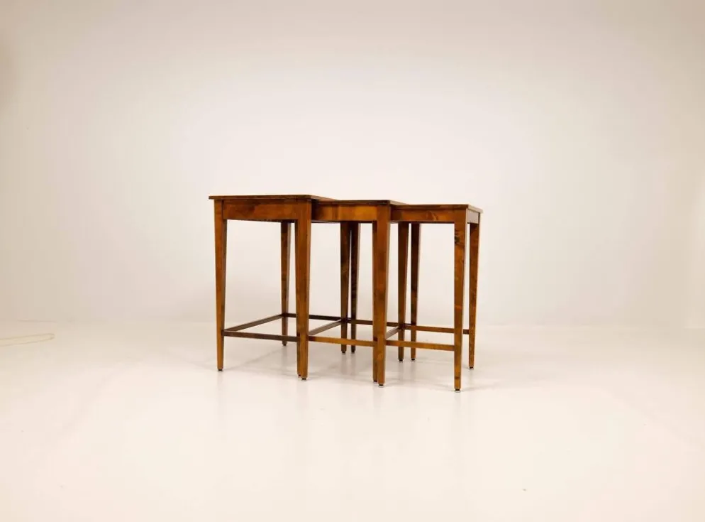 Tables gigognes Art déco en acajou et bouleau teinté, NK Suède, années 1940