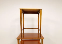 Tables gigognes Art déco en acajou et bouleau teinté, NK Suède, années 1940