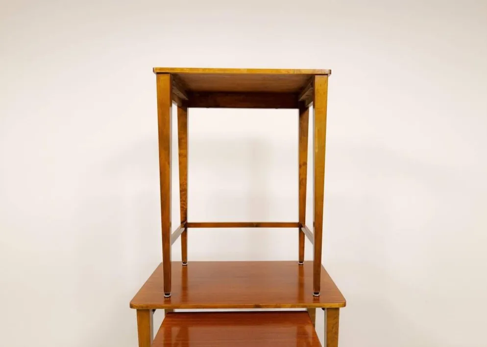 Tables gigognes Art déco en acajou et bouleau teinté, NK Suède, années 1940