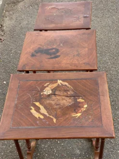 3 tables gigognes art nouveau bois massif et marqueterie 19ème