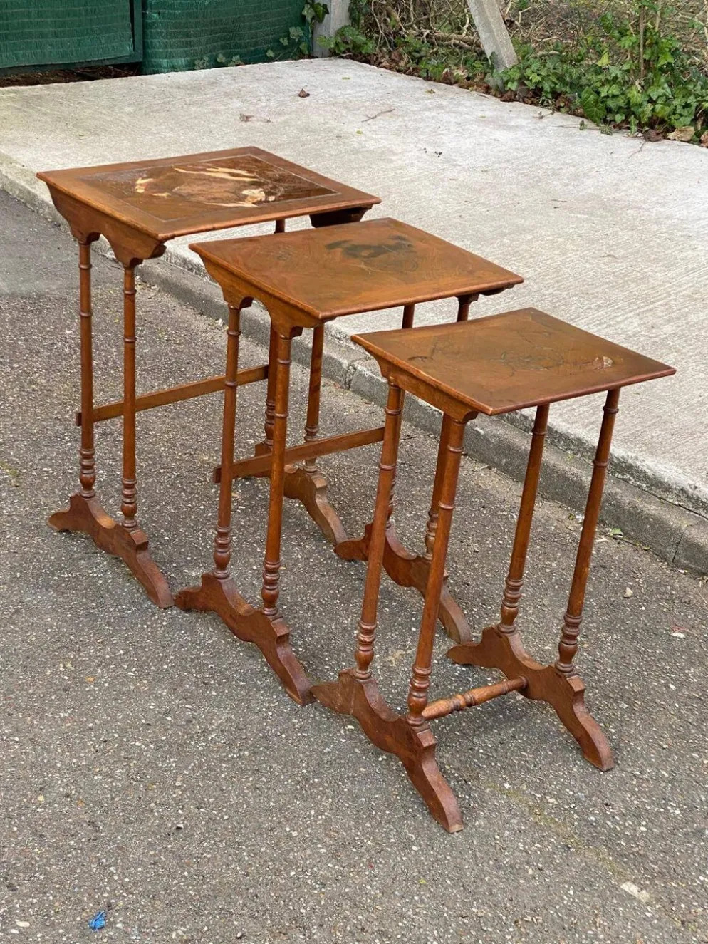 3 tables gigognes art nouveau bois massif et marqueterie 19ème