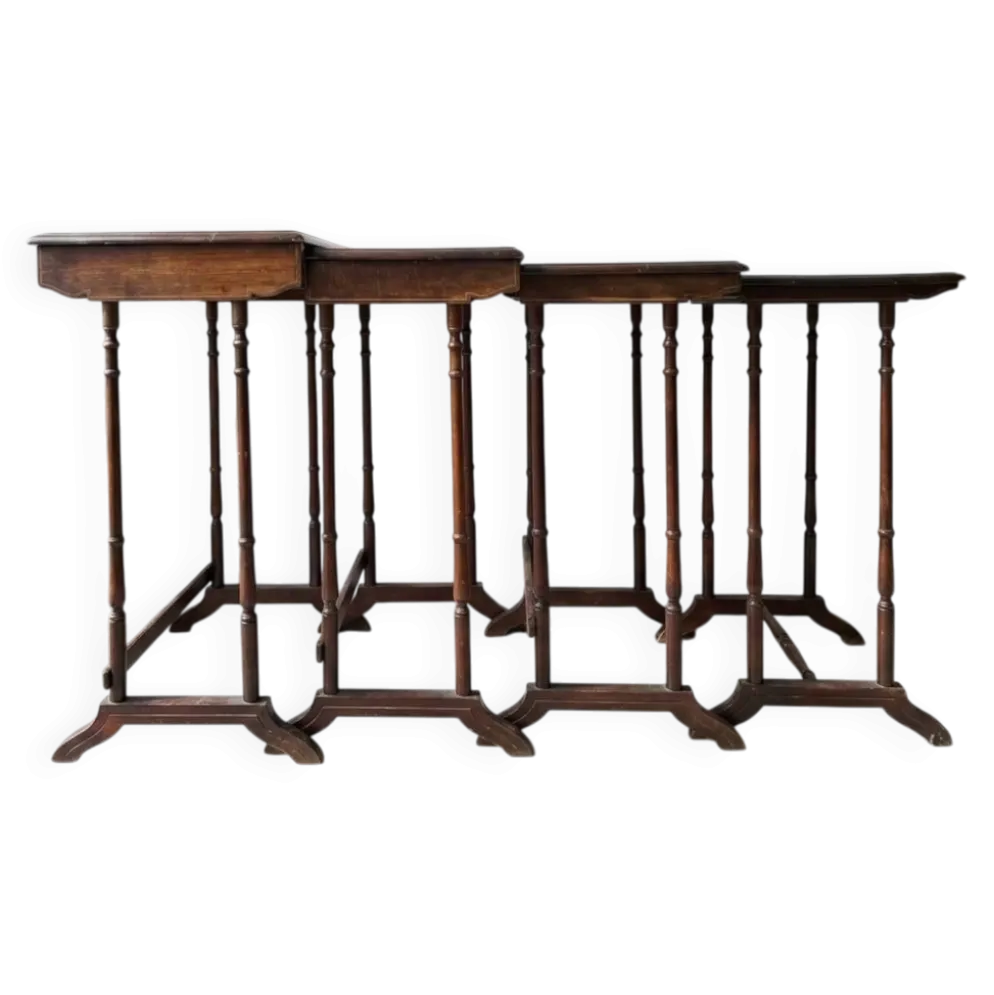 Tables gigognes Art nouveau en bois
