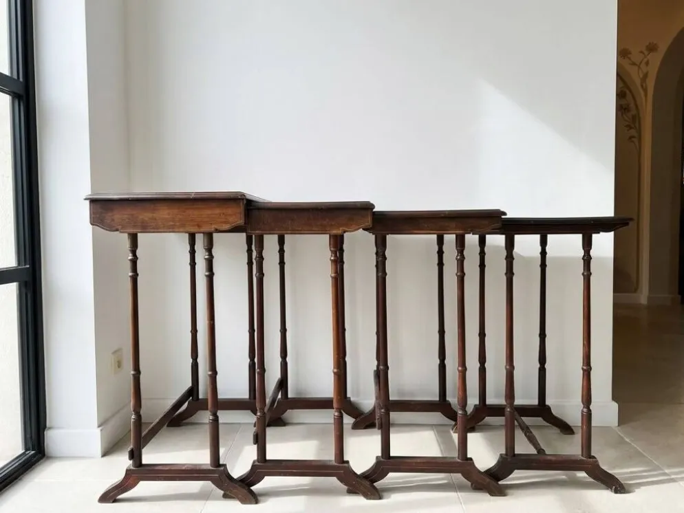 Tables gigognes Art nouveau en bois