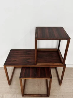 Tables gigognes attribuées à Aksel Kjesgaard, Danemark, années 1960, ensemble de 3.