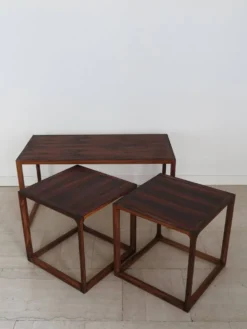 Tables gigognes attribuées à Aksel Kjesgaard, Danemark, années 1960, ensemble de 3.