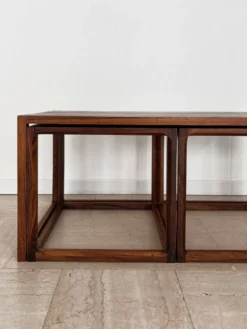 Tables gigognes attribuées à Aksel Kjesgaard, Danemark, années 1960, ensemble de 3.